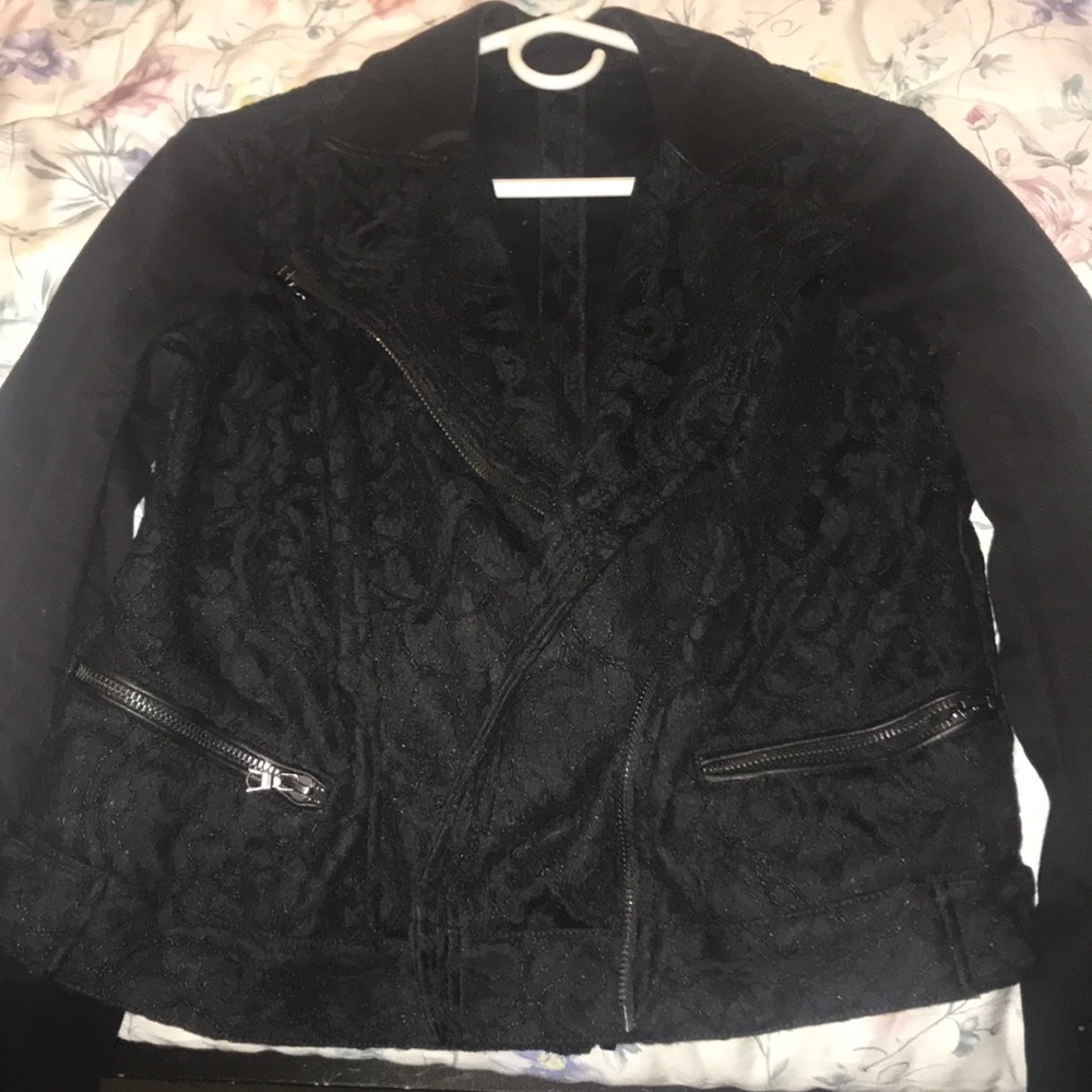 🖤Black lace jacket with denim sleeves🖤